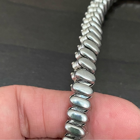 Vintage Clear Rhinestones Silver-tone Expandable Choker Necklace - Picture 8 of 16